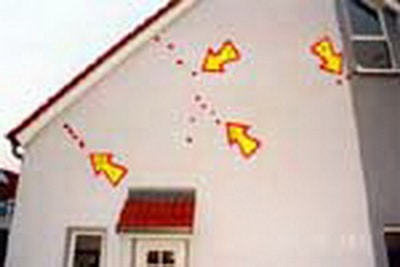 Gebäudethermografie Risse speichern Feuchtigkeit Putzrisse über 0,2mm Rissweite sind mangelhaft, wenn sie durchgehend sind